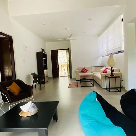 Travel Inn Deluxe Anniewatta كاندي المظهر الخارجي الصورة