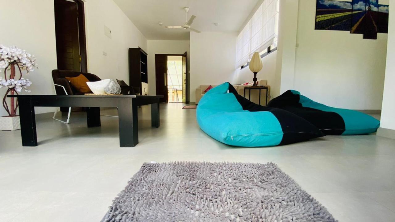 Travel Inn Deluxe Anniewatta كاندي المظهر الخارجي الصورة