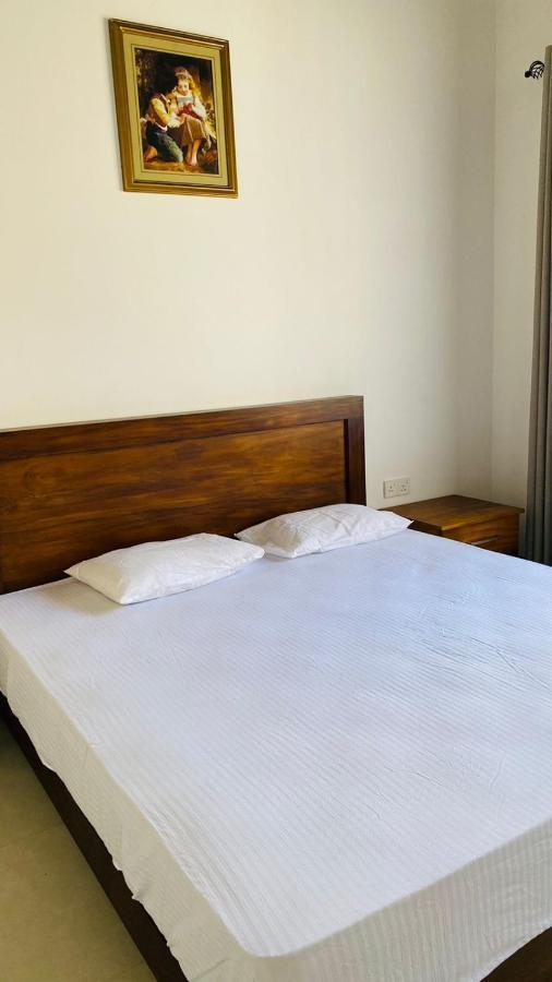 Travel Inn Deluxe Anniewatta كاندي المظهر الخارجي الصورة